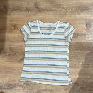 So slim tee with stripes.